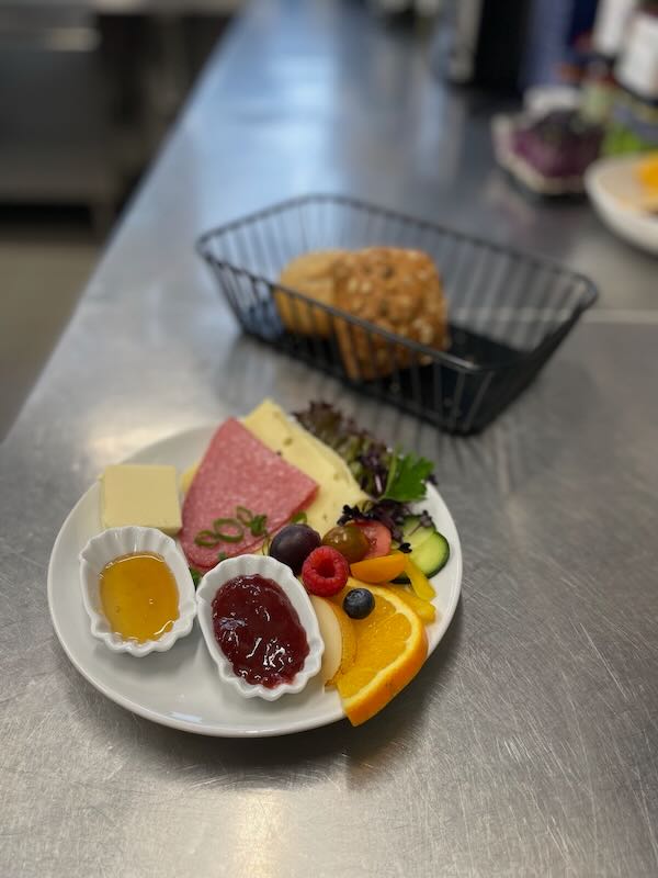 Vorbereitung kleinesFrühstück Café Hofküche Gut Tangstedt